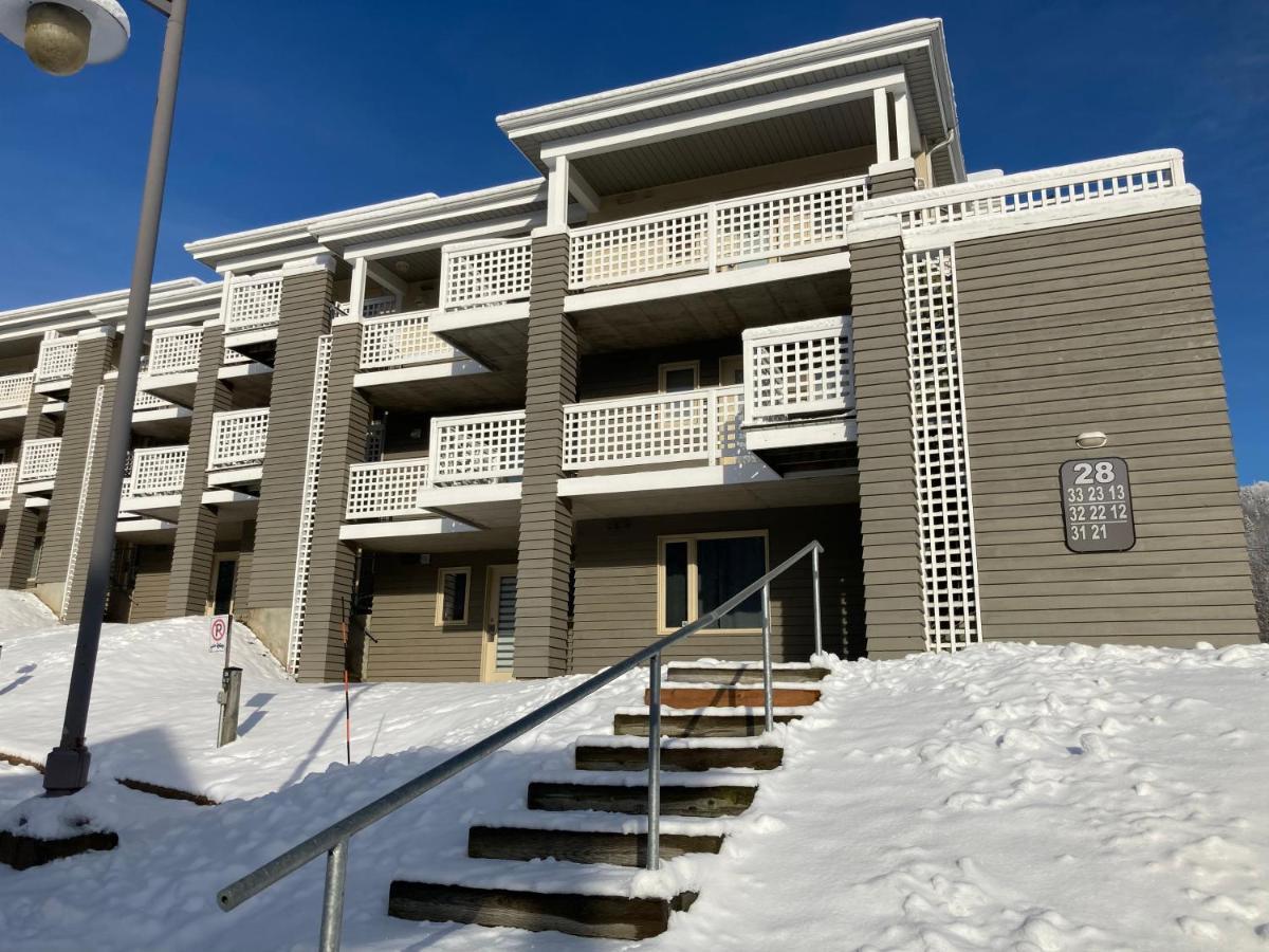 Ski-In, Ski-Out Chaleureux Studio Loft Au Pied Des Pistes De Ski Apartamento Stoneham Exterior foto